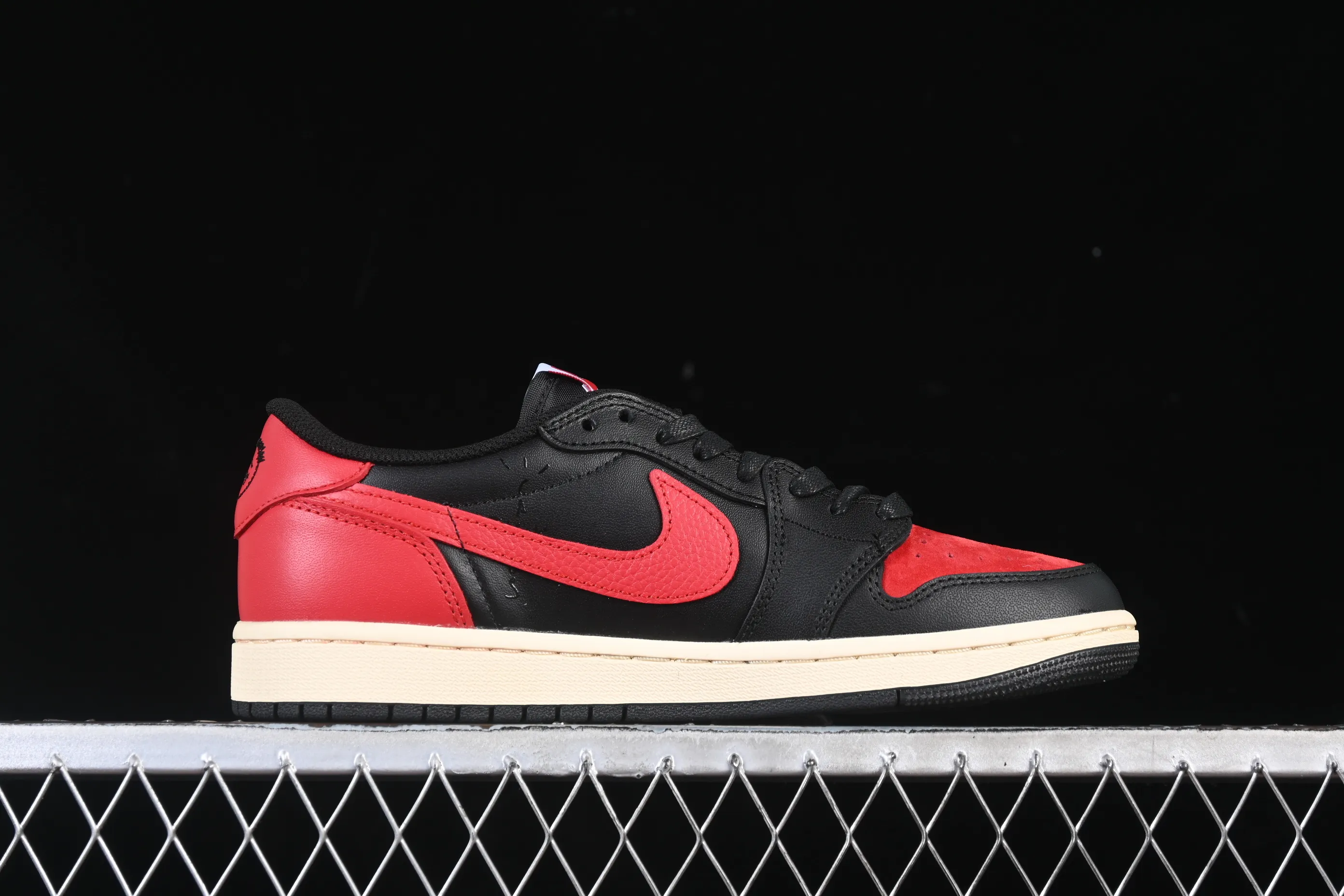 All categories Air Jordan Jordan series basketball shoes Air Jordan 1 Low Travis Scott x Air Jordan 1 Low OG AJ1 Joe 1 undercut low DZ4137-700